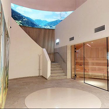Vorraum der neuen Textil-Sauna in der Family World der Alpentherme Gastein