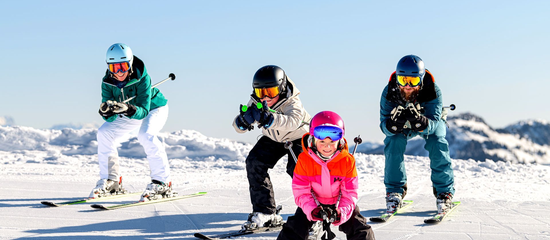 Familie fährt Schuss