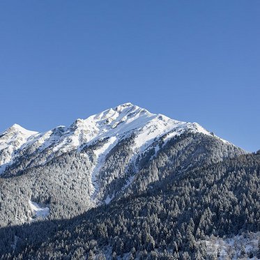 Gamskarkogel im Gasteinertal mit schneebedecktem Gipfel in den Hohen Tauern