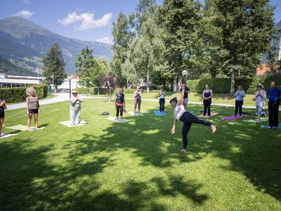 Yoga im Kurpark 1