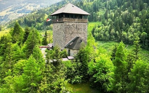 Burg-Sommer-Neu.jpg